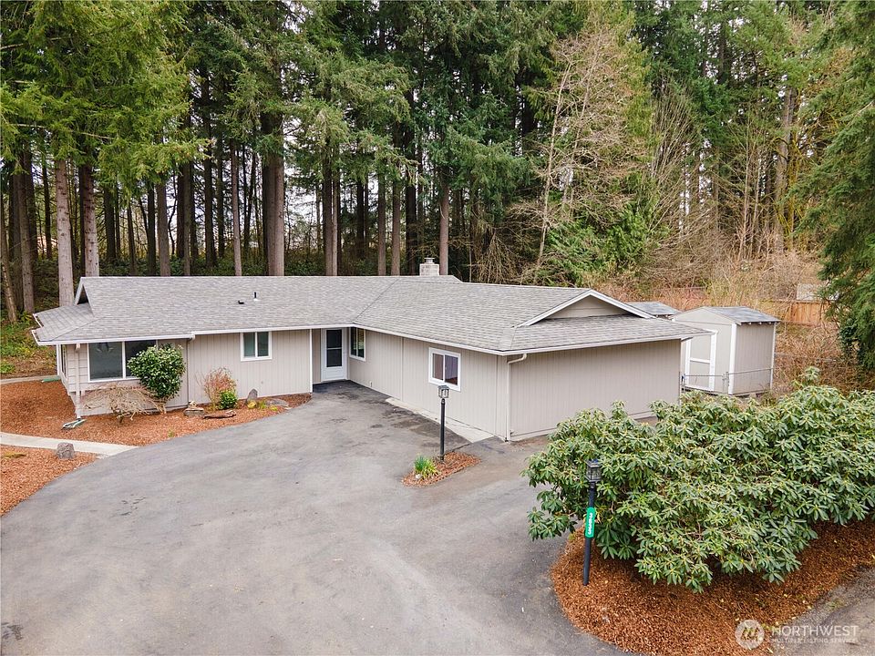 1st image of 3633 Surrey Drive NE