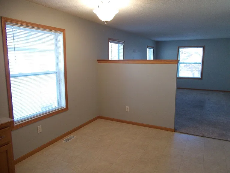 1022 Stinson St — Photo 22
