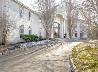 1 Round Hill Ct, Colts Neck, NJ 07722