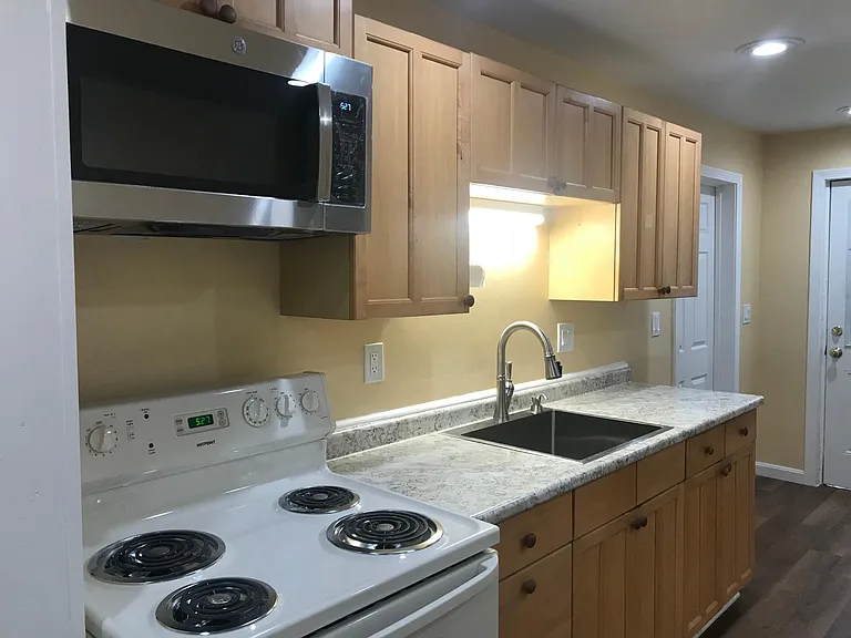109 Parker St — Photo 13