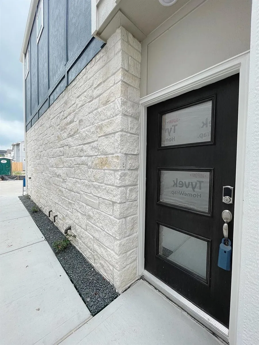 Building Photo - 16108 Oregon Oak Dr