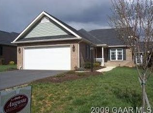83 Roxbury Dr, Fishersville, VA 22939