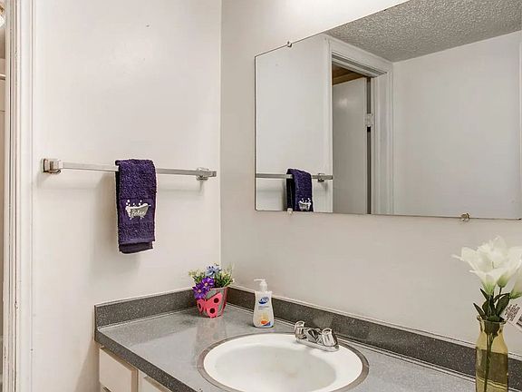 2nd image of 120 NE 21st St APT 220