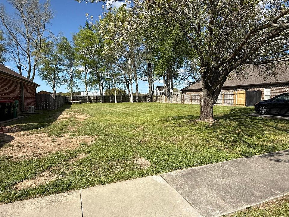 2nd image of 106 Briarmeadow Dr