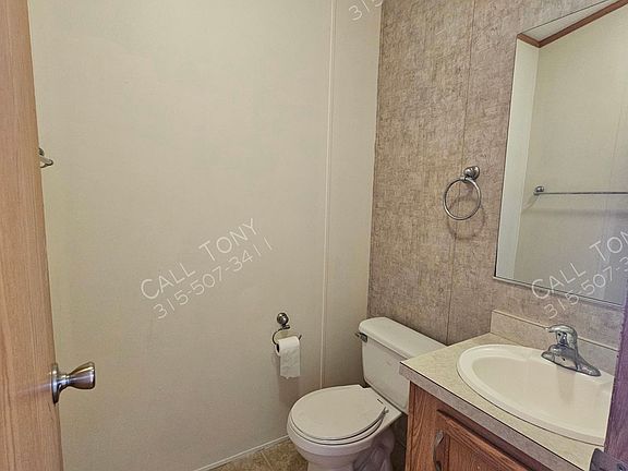 3rd image of 202 Elm Ln