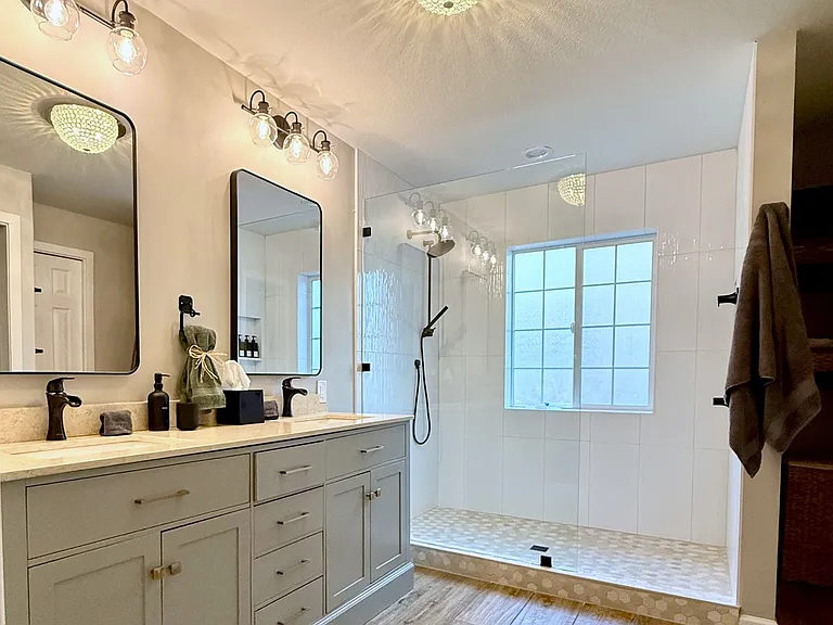 242 W Rosser St — Photo 36