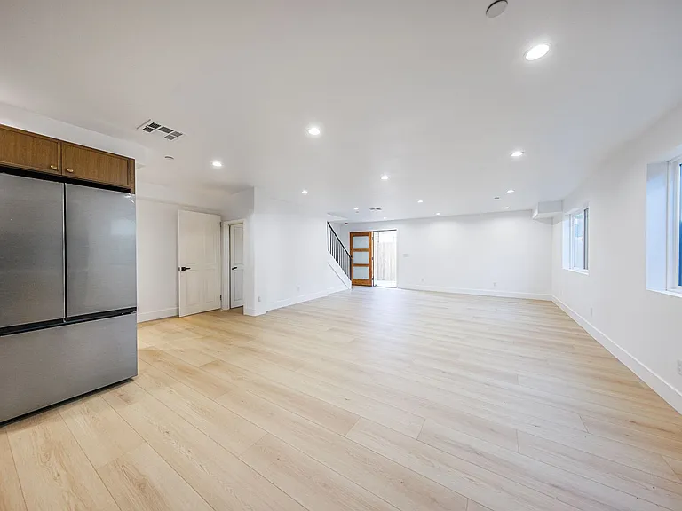 2938 S. Sycamore Ave — Photo 36
