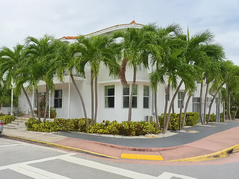 7610 Byron Ave Miami Beach, FL 33141 — Photo 7