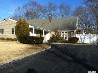 129 Stuyvesant Dr, Port Jefferson Station, NY 11776