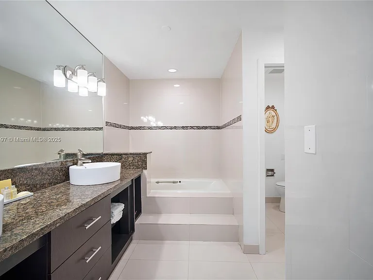 19234 Fisher Island Dr #19234 — Photo 25