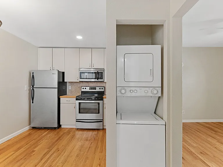 1940 W 32nd Ave #202 — Photo 3