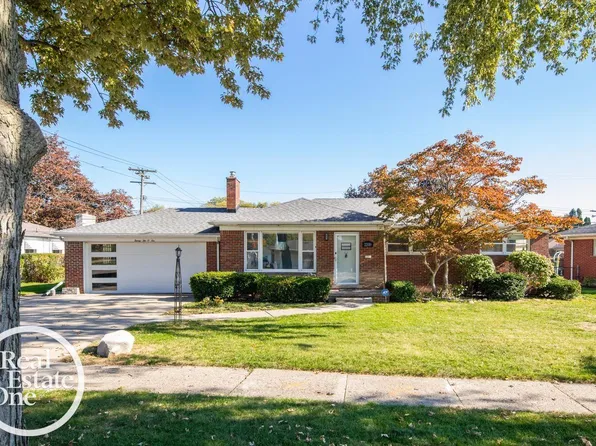 22010 Marter Rd, Saint Clair Shores, MI 48080