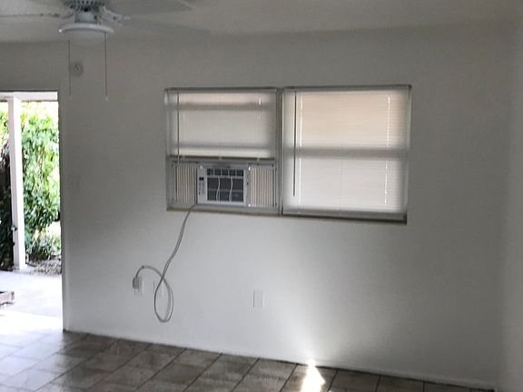 5th image of 368 Jefferson Ave APT 13