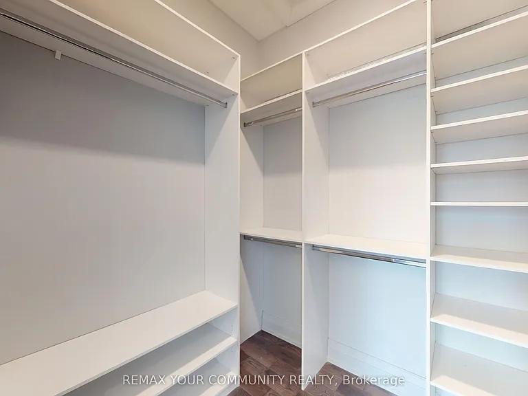 19 Blyth St — Photo 32