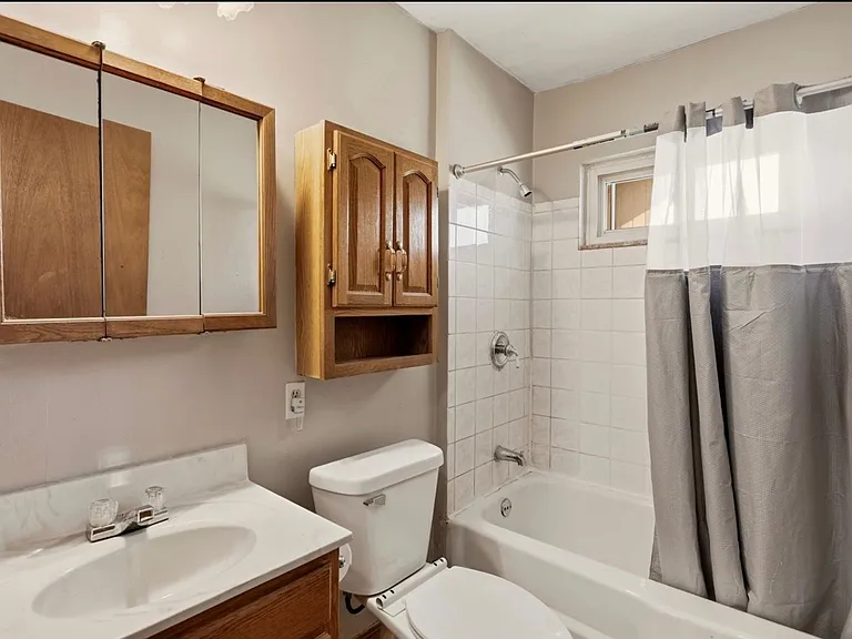 217 Alice St — Photo 10