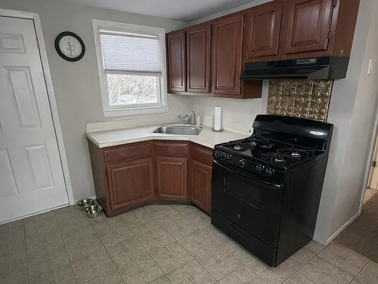 308 Kansas St — Photo 3