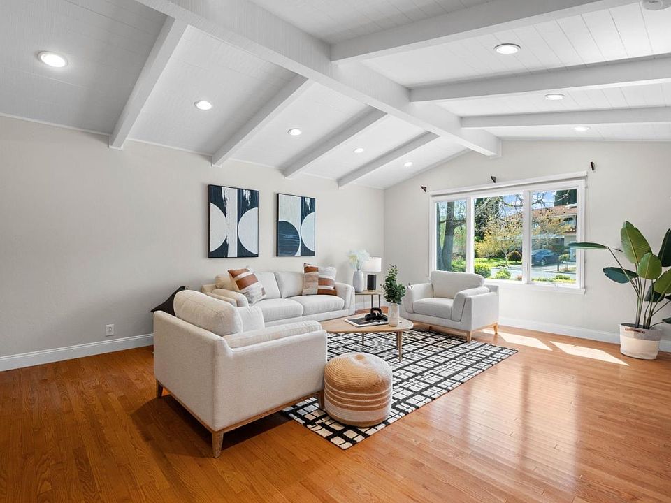 1st image of 12073 Marilla Dr