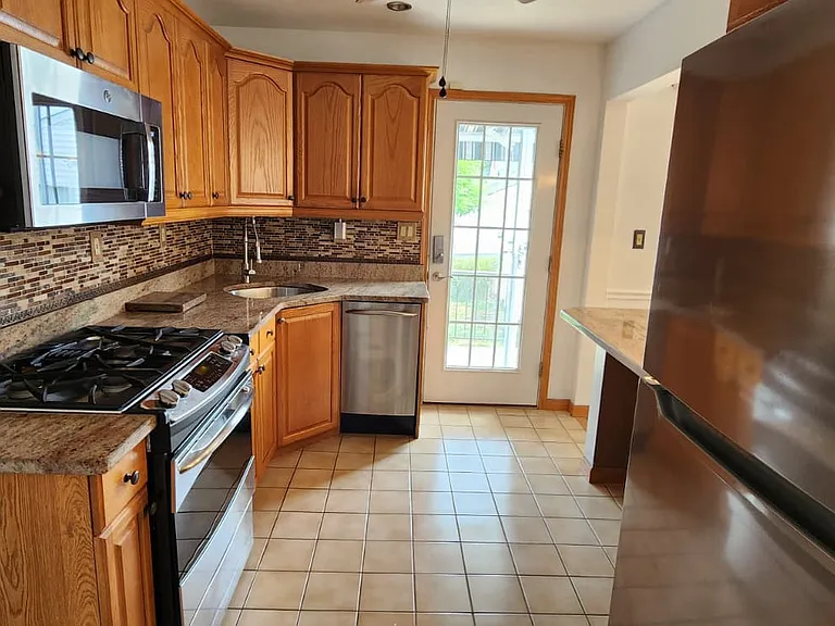 135 Morristown Rd — Photo 7