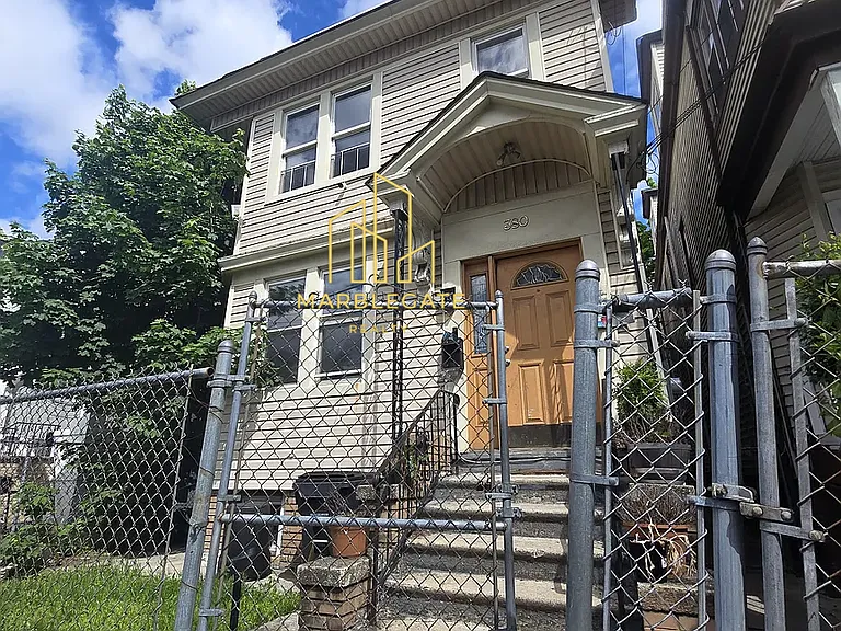 380 Sanford Ave #11 — Photo 1