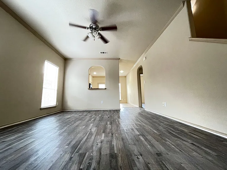 5913 Missy Ln — Photo 5