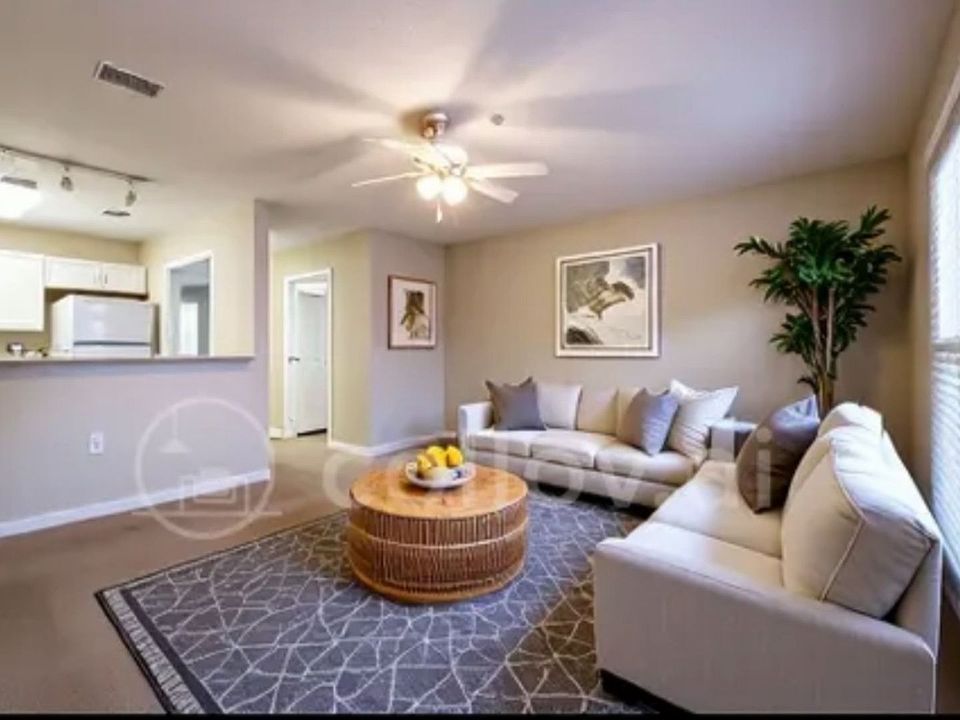 1st image of 981 Scenic Oak Ln