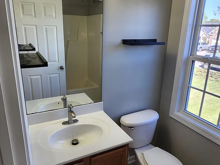 43 Derby Ln — Photo 31