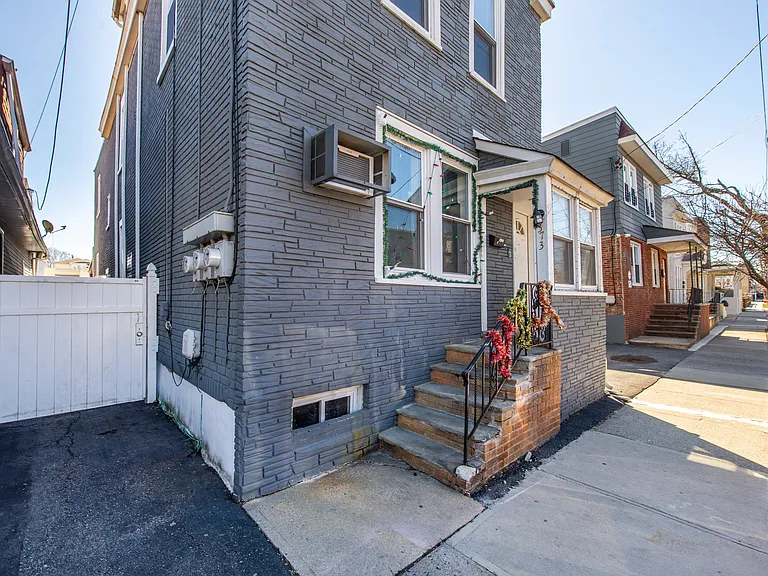 373 N 10th St #2 — Photo 3