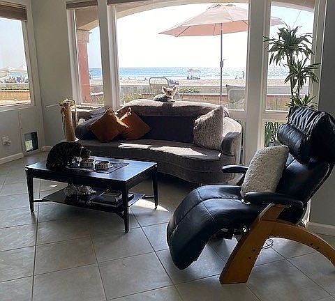 3rd image of 3563 Ocean Front Walk #A