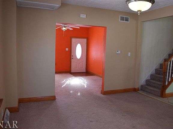 3rd image of 511 W Oakland Ave