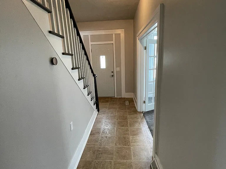 W239N6348 Maple Ave — Photo 9