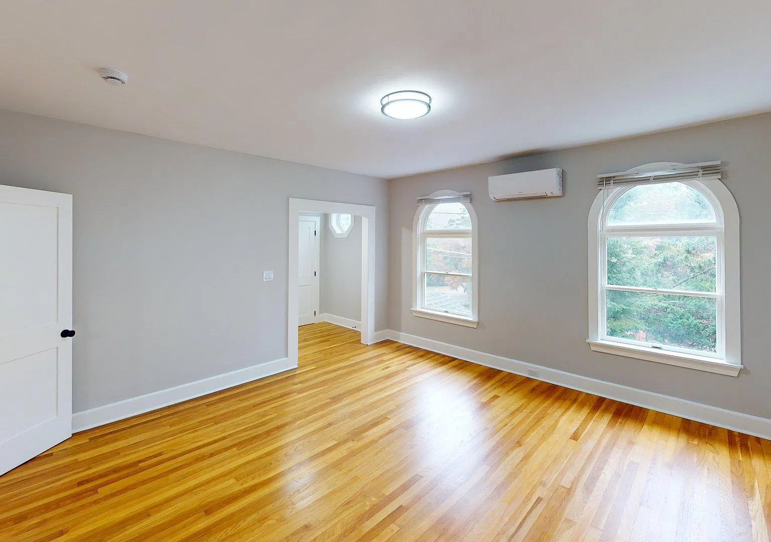 5 bed, 1834 sqft, $5,995 — Photo 3