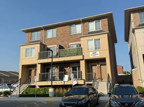465 Beresford Path #4, Oshawa, ON L1H 0B2