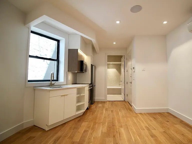 223 E 96th St #1C — Photo 3