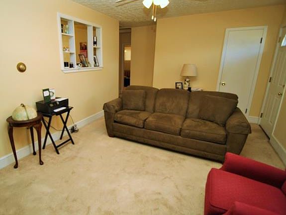5th image of 5523 Bloomingdale Ave