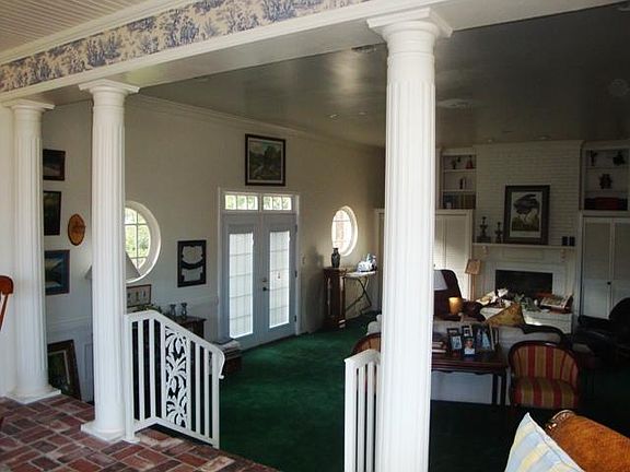 2nd image of 2812 Pine St