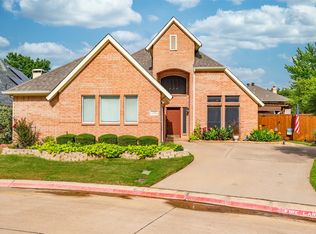 200 Arbor Glen Dr, Euless, TX 76039