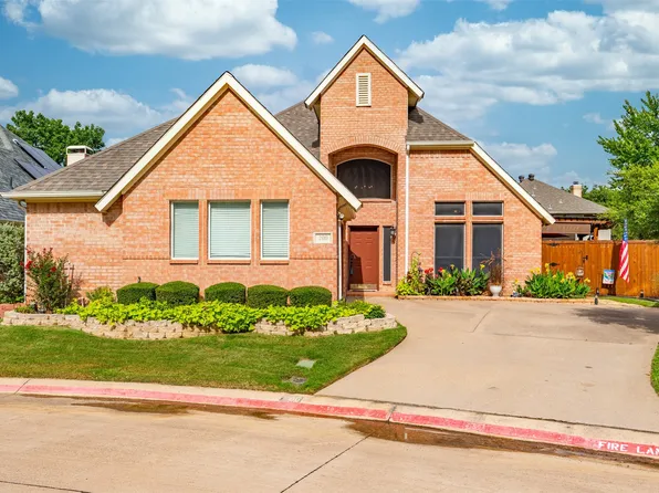 200 Arbor Glen Dr, Euless, TX 76039