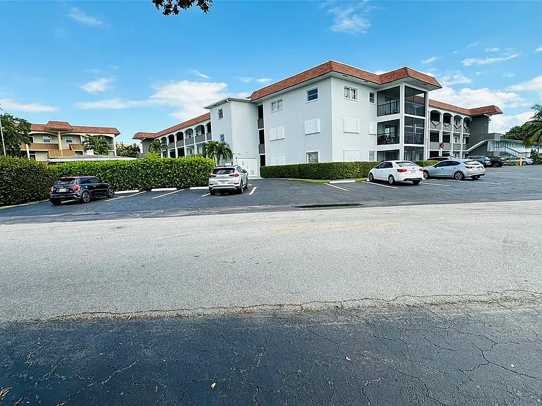 651 Pine Dr — Photo 39