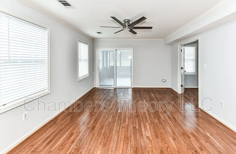 1128 N Kentucky St — Photo 8