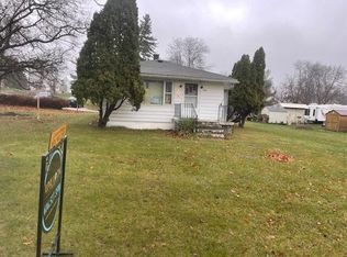 1060 W Lincoln Ave, Ionia, MI 48846