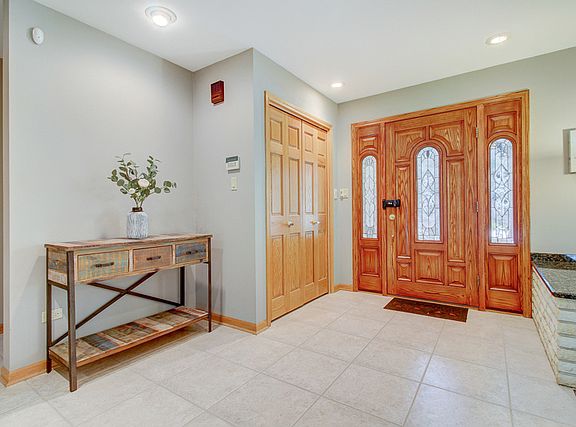 5th image of 223 Park Dr
