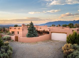 1444 Monterey Dr, Taos, NM 87571