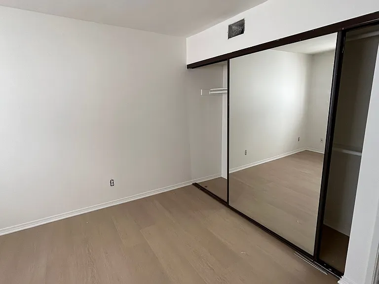 4108 Whitsett Ave — Photo 15