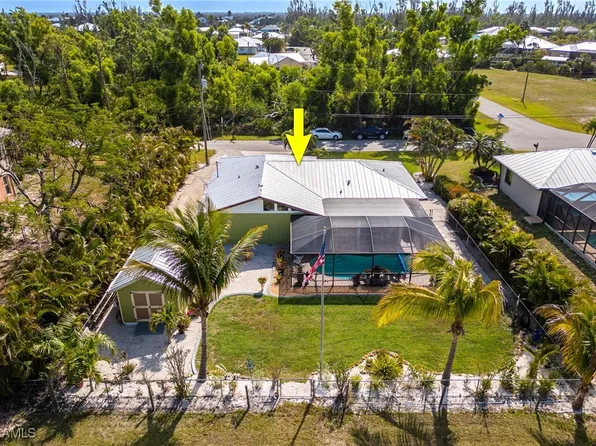 11571 Oakland Dr, Bokeelia, FL 33922