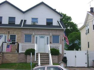 34 Parker St, Staten Island, NY