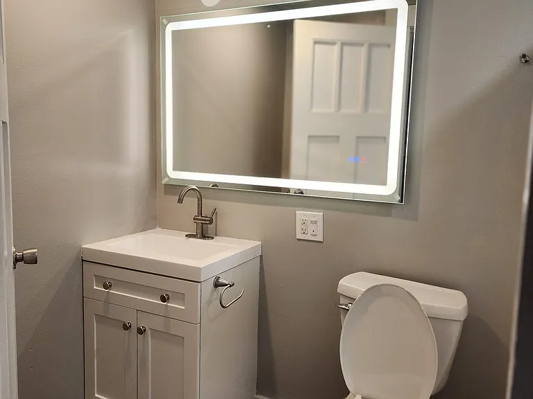 319 N Beatty St #4 — Photo 4