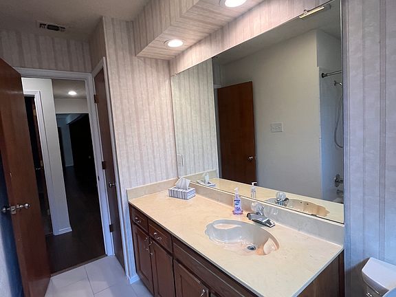 3rd image of 4209 Westwind Dr