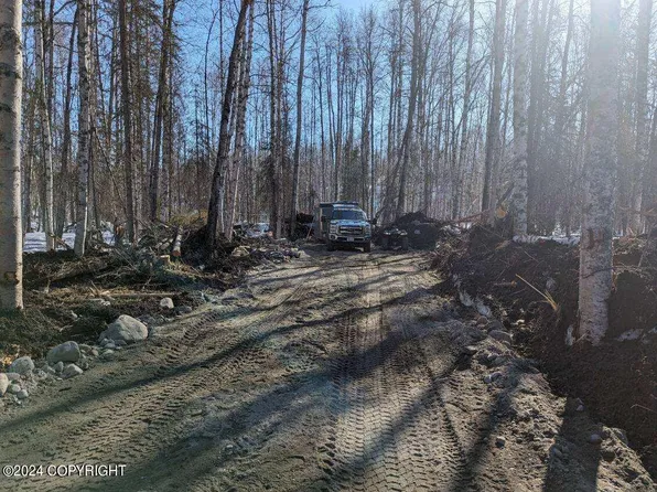 48529 S Bendapole Rd, Talkeetna, AK 99676