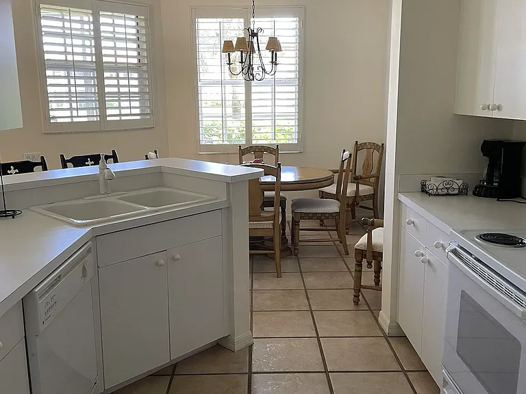 900 Lambiance Cir — Photo 7