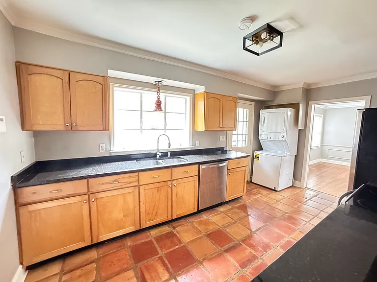 61 N Reese St — Photo 6